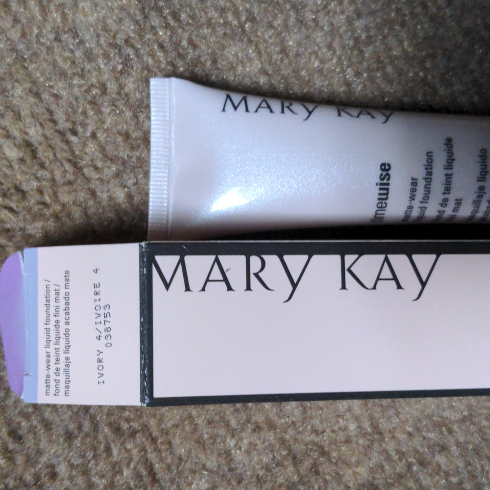Timewise matte wear liq foundation, Mary Kay, 1fl.oz ivory 4